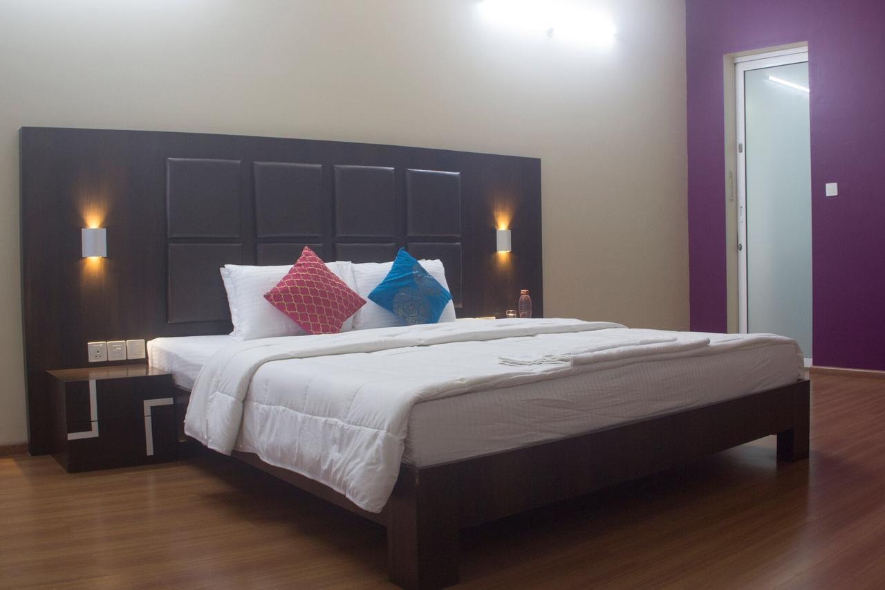 Amanora Park Town Bed and Breakfast Pune Eksteriør billede