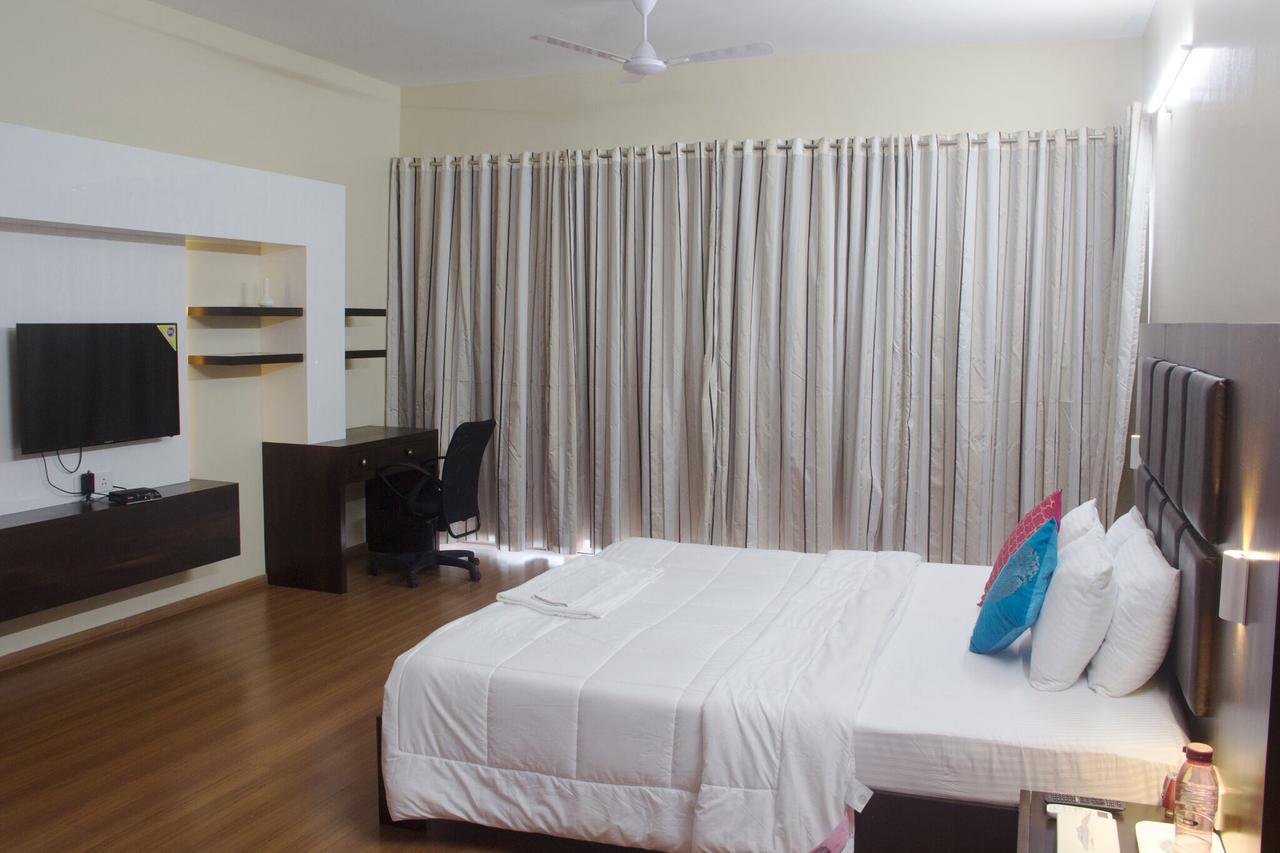 Amanora Park Town Bed and Breakfast Pune Eksteriør billede