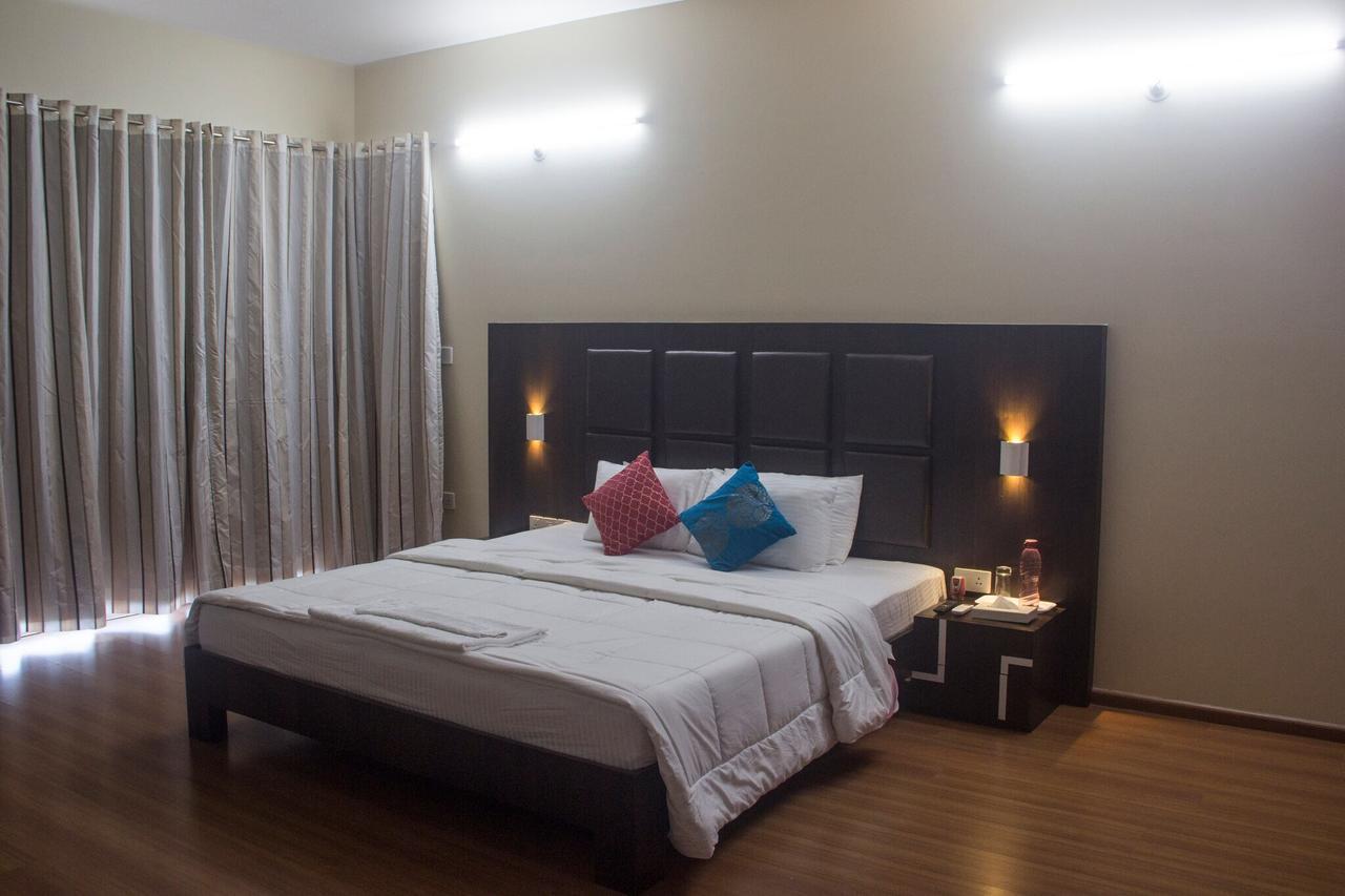 Amanora Park Town Bed and Breakfast Pune Eksteriør billede